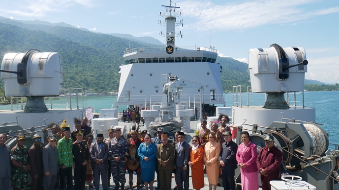 PENJEMPUTAN KRI TELUK WONDAMA